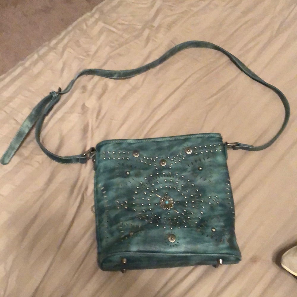 Purse with concealed carry zipper